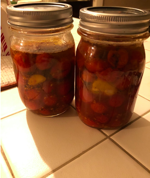 jars of canned tomato confit
