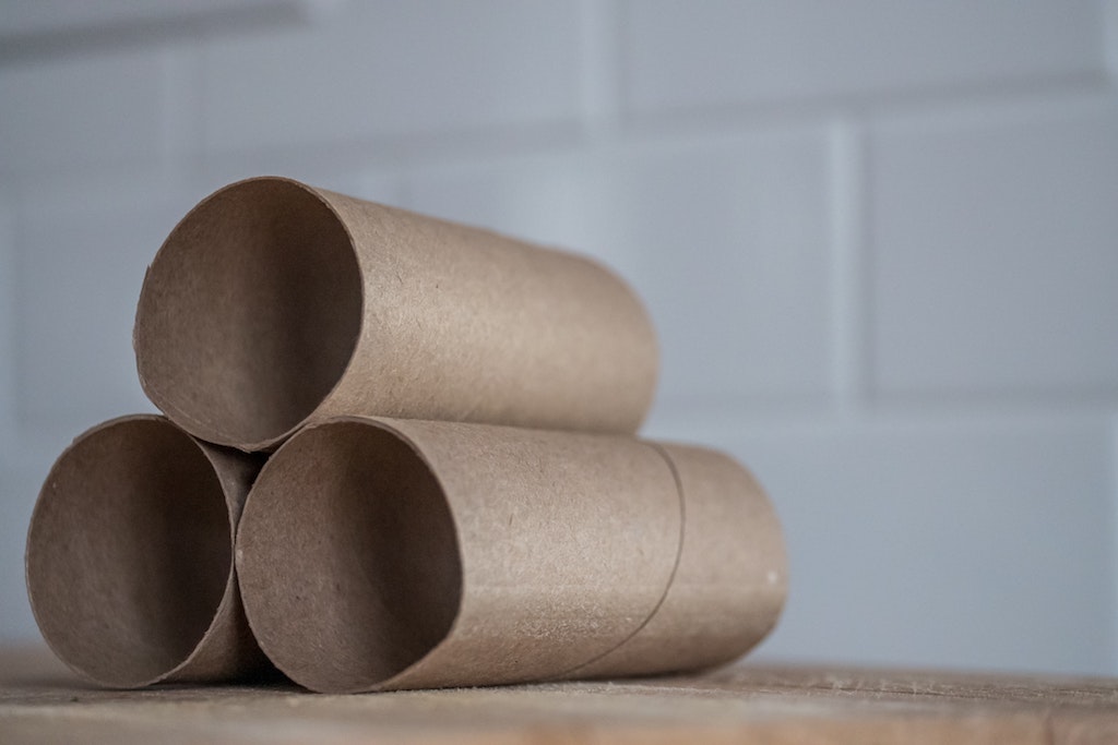 never throw away -empty toilet paper rolls-reuse eggshells-reuse coffee grounds